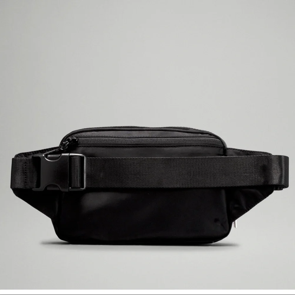 New Release Lululemon Large Everywhere Belt Bag Black EBB Fanny Pack NWT - Picture 5 of 12